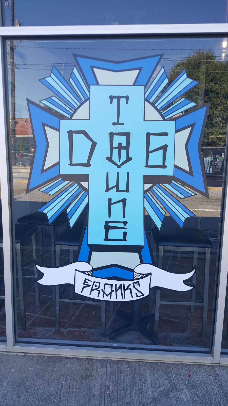 Dog Towne Franks | restaurant | 307b E College Ave, Decatur, GA 30030, USA | 4044815939 OR +1 404-481-5939