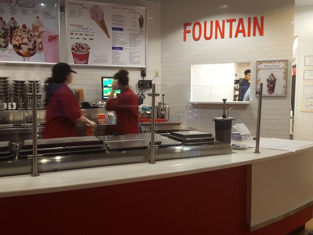 Friendlys | restaurant | 250 Andover St, Peabody, MA 01960, USA | 9785321445 OR +1 978-532-1445