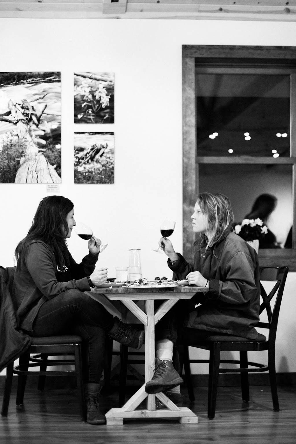 Stomp Tasting Room | restaurant | 5475 River Rd S, Salem, OR 97302, USA | 5033643085 OR +1 503-364-3085