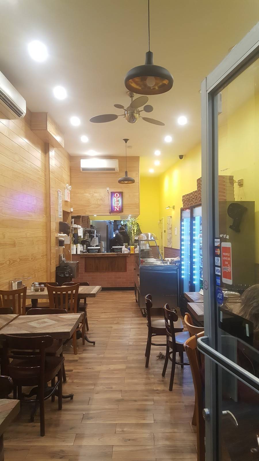 The New Pizza Professor Of Brooklyn | restaurant | 1824 Avenue M, Brooklyn, NY 11230, USA | 3475874277 OR +1 347-587-4277