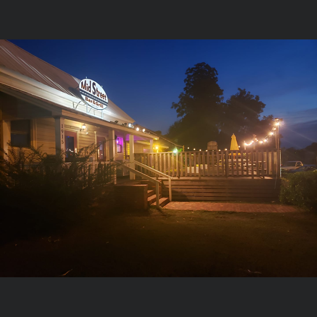 Mid Street Bar and Grill | restaurant | 1915 Baytree Pl, Valdosta, GA 31601, USA | 2292473502 OR +1 229-247-3502