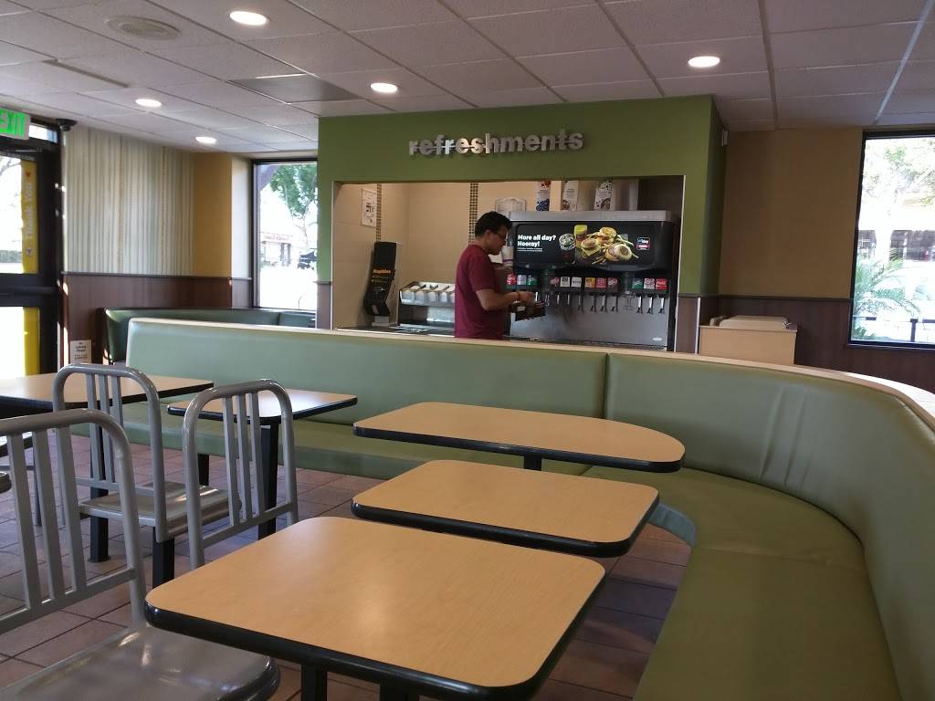McDonalds | cafe | 1650 Arneill Rd, Camarillo, CA 93010, USA | 8059871115 OR +1 805-987-1115