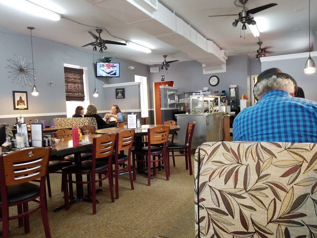 Flavors Around The Square ~ F.A.T.S. | restaurant | 25 S St Clair St, Painesville, OH 44077, USA | 4403503657 OR +1 440-350-3657