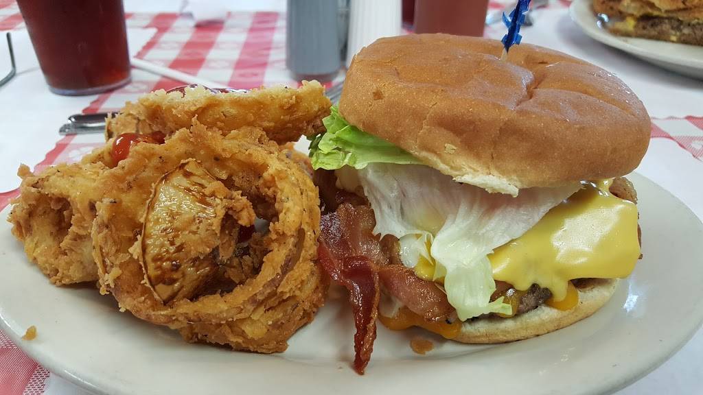 Mckays Country Kitchen & Bbq | restaurant | 1113 Main St, Commerce, TX 75428, USA | 9038866080 OR +1 903-886-6080