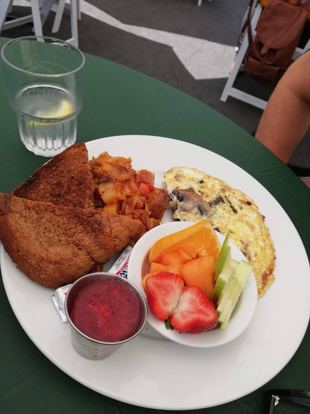 Immigrant Son Caffe | restaurant | 543 E Main St, Ventura, CA 93001, USA | 8056679085 OR +1 805-667-9085