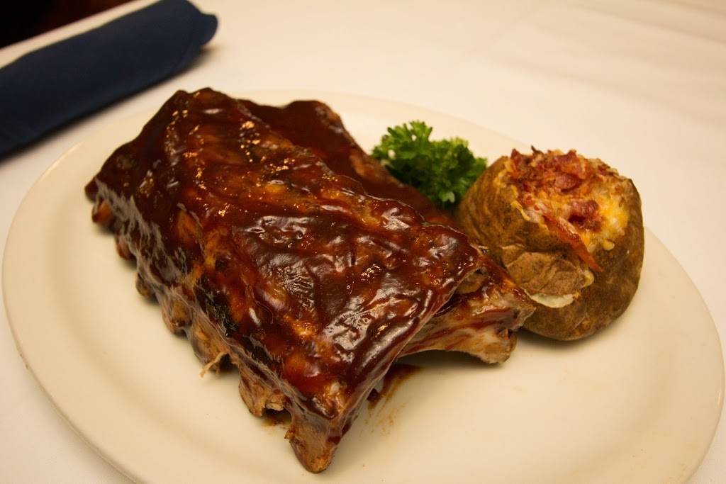 Chucks Steak House / Margaritagrill | restaurant | 10 Prospect St, Auburn, MA 01501, USA | 5088322553 OR +1 508-832-2553