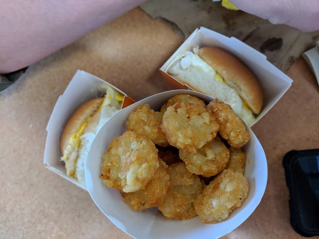 White Castle | restaurant | 12413 Shelbyville Rd, Louisville, KY 40243, USA | 5024893761 OR +1 502-489-3761