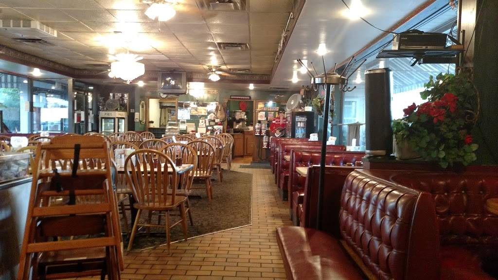 Red Apple | restaurant | 607 N Main St, Kewanee, IL 61443, USA | 3098568020 OR +1 309-856-8020