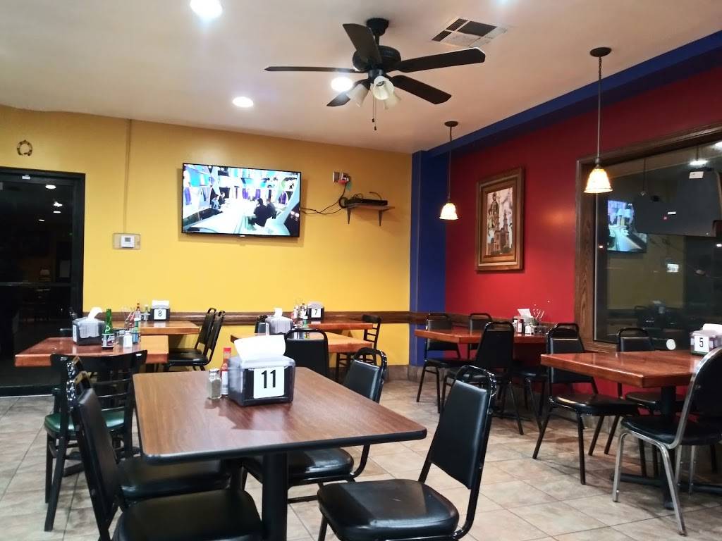Los Caporales Mexican Food & Seafood Restaurant | restaurant | 2112 E California Ave, Bakersfield, CA 93307, USA | 6613278566 OR +1 661-327-8566