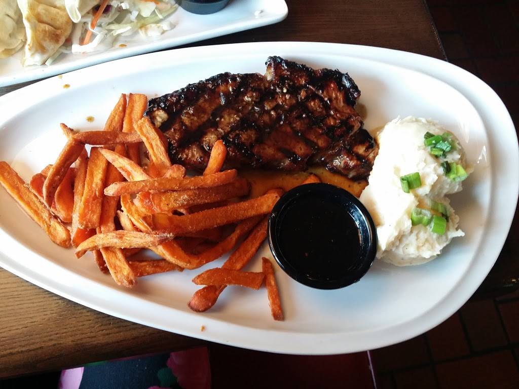 TGI Fridays | restaurant | 13071 Worldgate Dr, Herndon, VA 20170, USA | 7037879630 OR +1 703-787-9630