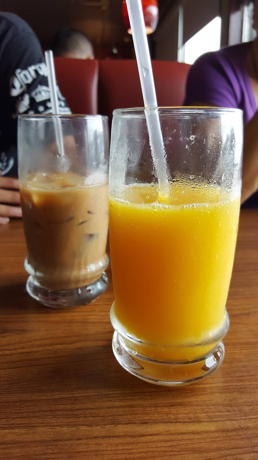 Dennys | restaurant | 540 W Vista Way, Vista, CA 92083, USA | 7608060081 OR +1 760-806-0081