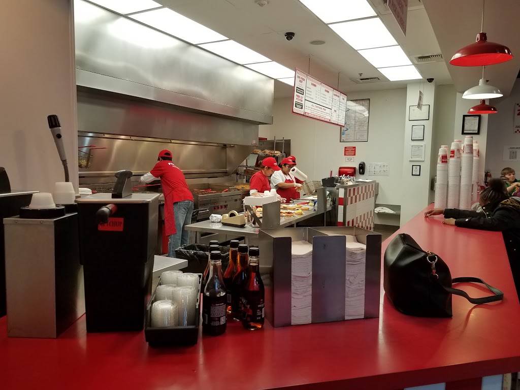 Five Guys | meal takeaway | 910 N 10th Pl, Renton, WA 98057, USA | 4252282286 OR +1 425-228-2286