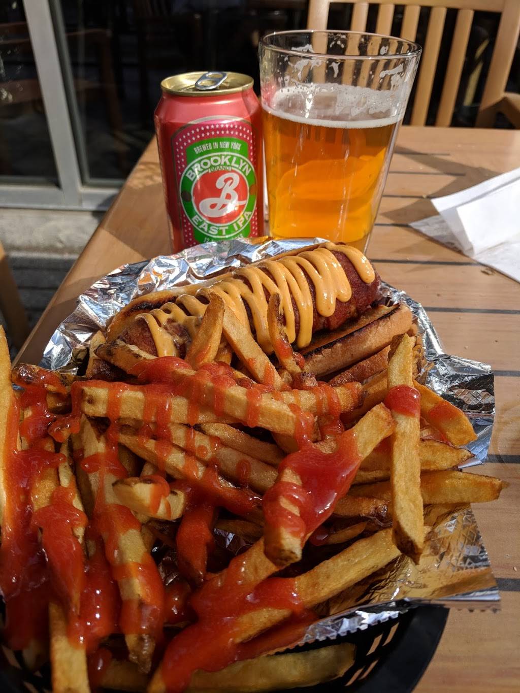 ABC the Tavern Uptown | restaurant | 11434 Uptown Ave, Cleveland, OH 44106, USA | 2167211511 OR +1 216-721-1511