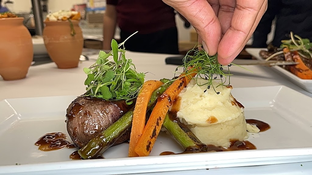 Restaurant Junction | restaurant | 305 N Frontage Rd, New London, CT 06320, USA | 8605749042 OR +1 860-574-9042