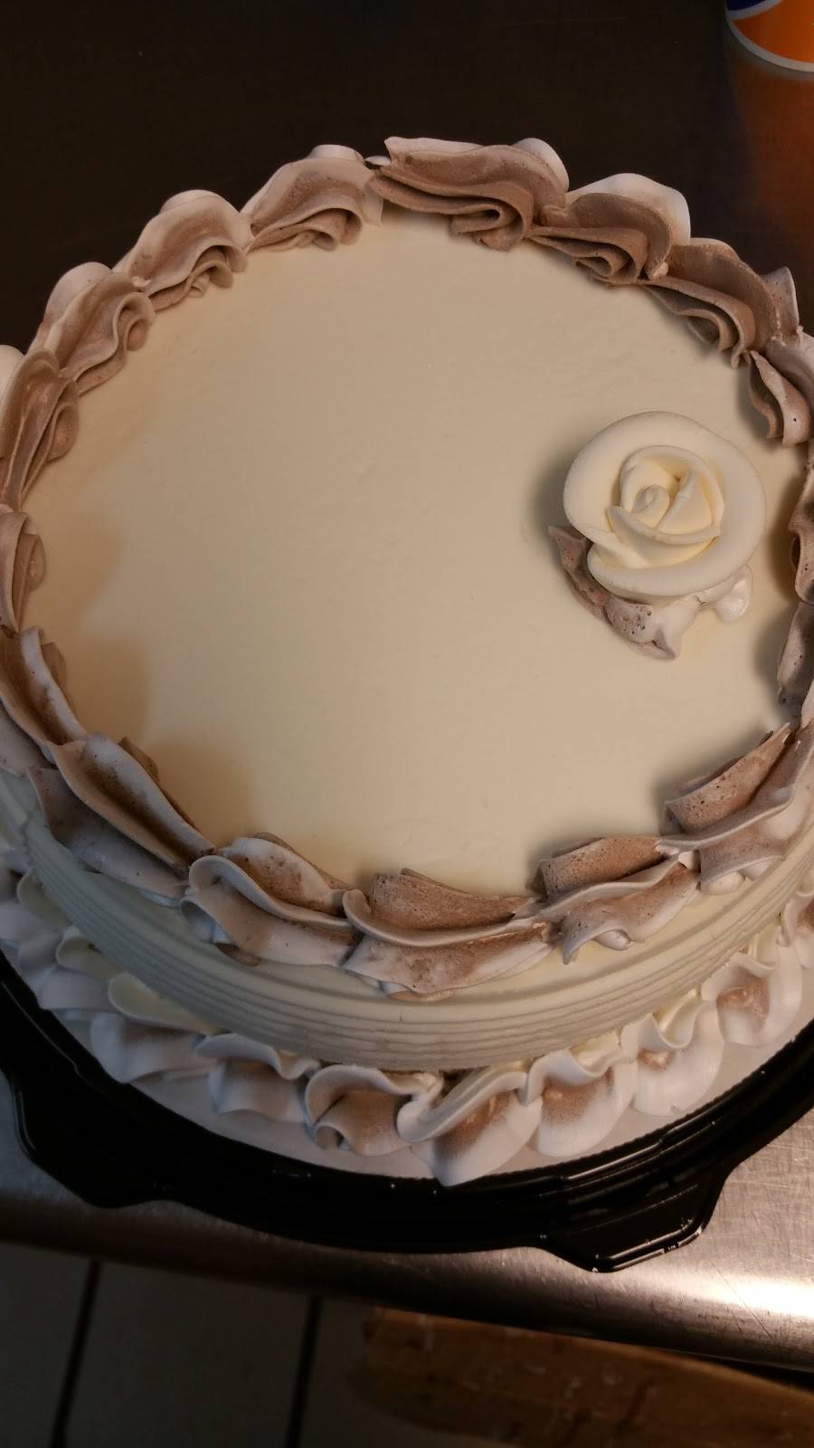 Dairy Queen Grill & Chill | restaurant | 30 Plantation Park Dr Ste 201, Bluffton, SC 29910, USA | 8438157575 OR +1 843-815-7575