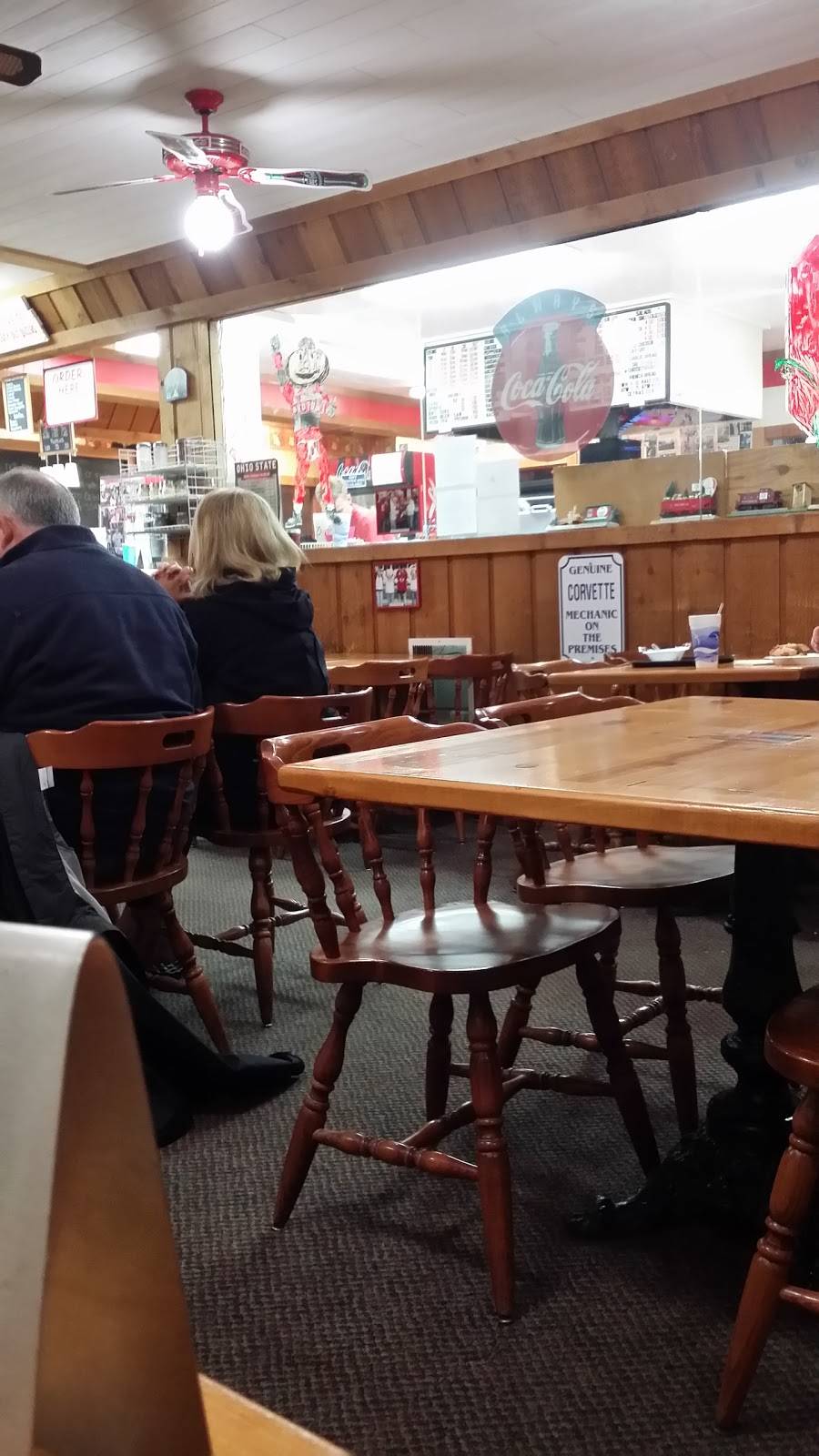 Elms Pizza Parlor | restaurant | 113 E Elm St, Granville, OH 43023, USA | 7405871032 OR +1 740-587-1032