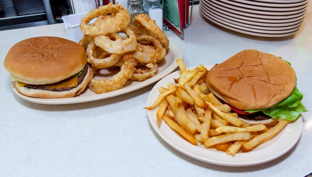 Nikkis Drive Inn | restaurant | 899 Cherokee Blvd, Chattanooga, TN 37405, USA | 4232659015 OR +1 423-265-9015