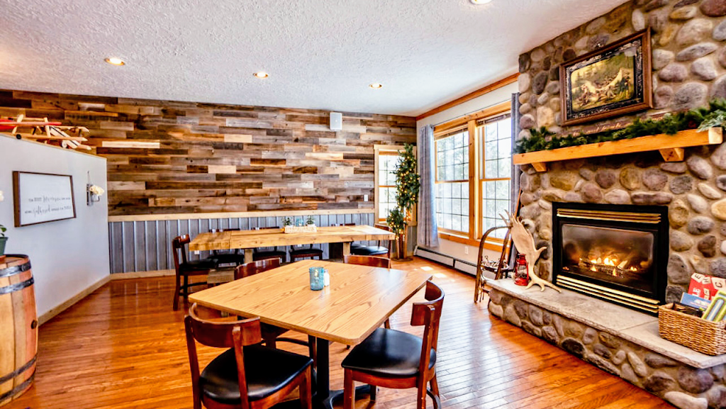 Skyport Lodge & Raven Rock Grill | restaurant | 205 Fireweed Ln, Grand Marais, MN 55604, USA | 2183879414 OR +1 218-387-9414