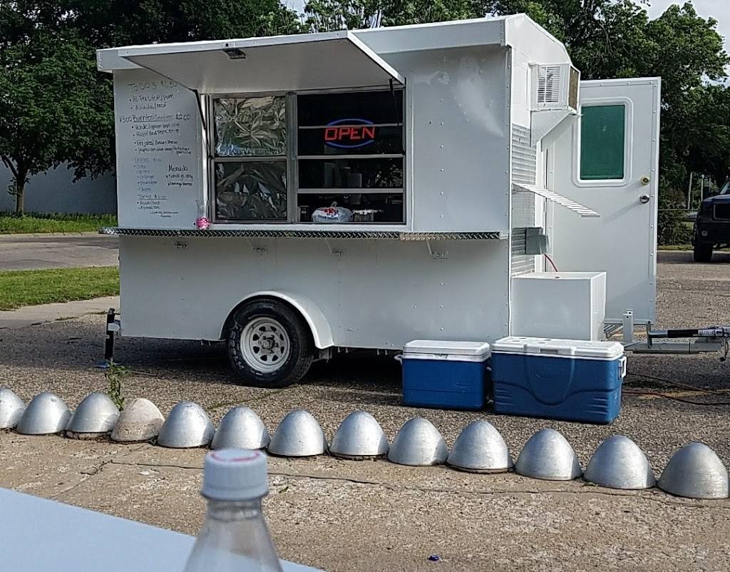 Taco Azteca | restaurant | 625 St Francis North, Wichita, KS 67214, USA | 3198832496 OR +1 319-883-2496