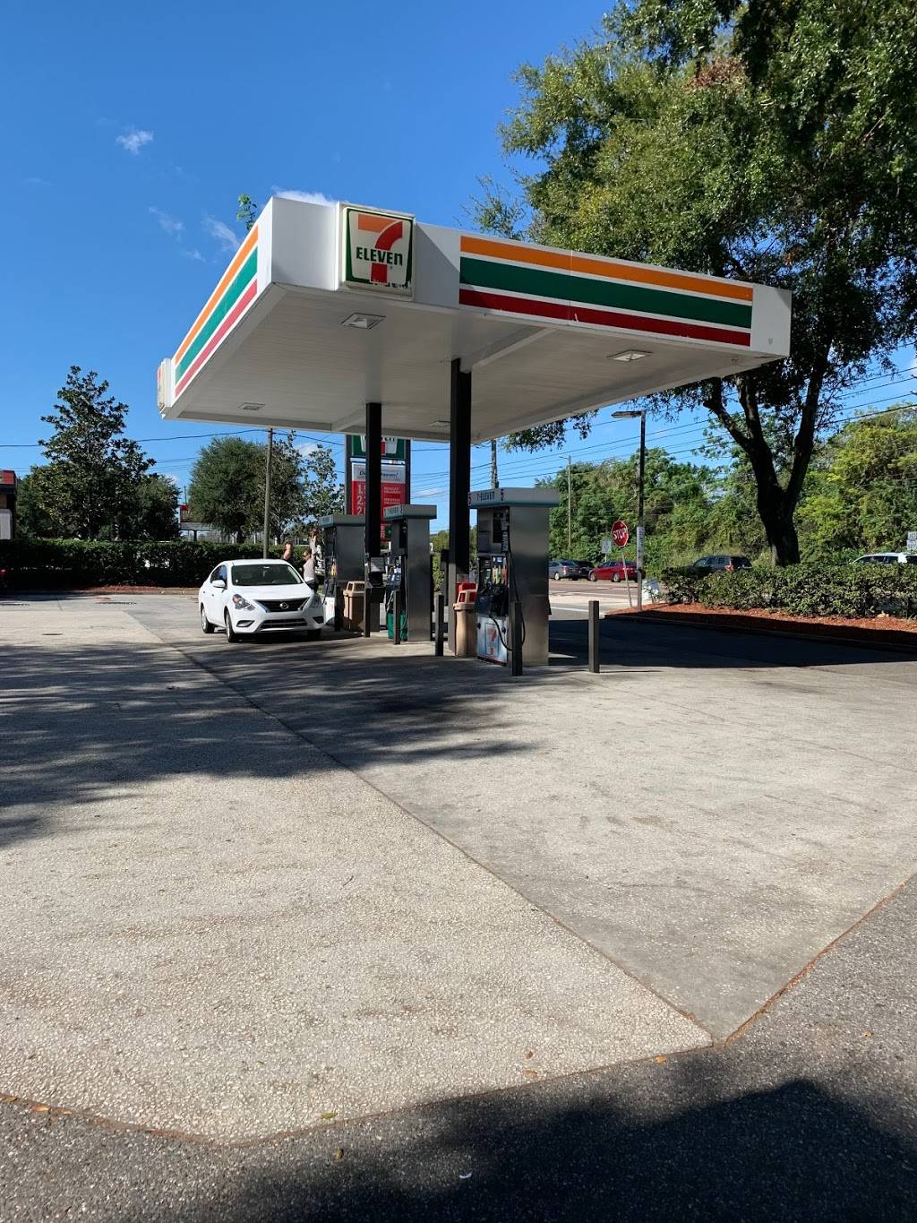7-Eleven | bakery | 3640 Aloma Ave, Oviedo, FL 32765, USA | 4076770472 OR +1 407-677-0472