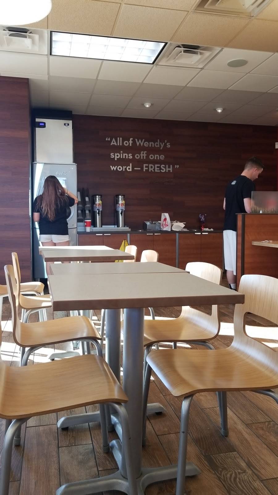 Wendys | restaurant | 480 Main St, Jackson, OH 45640, USA | 7402866221 OR +1 740-286-6221