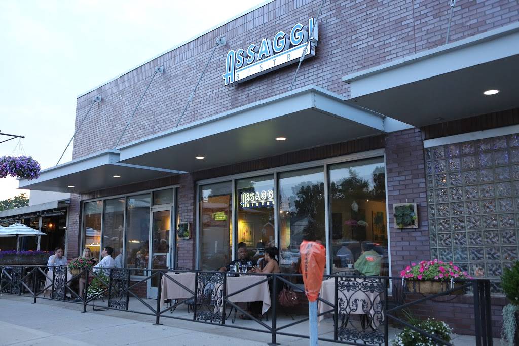 Assaggi Bistro | restaurant | 330 W Nine Mile Rd, Ferndale, MI 48220, USA | 2485843499 OR +1 248-584-3499