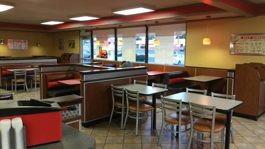 Carls Jr. | restaurant | 2710 del Amo Blvd, Lakewood, CA 90712, USA | 5624221463 OR +1 562-422-1463