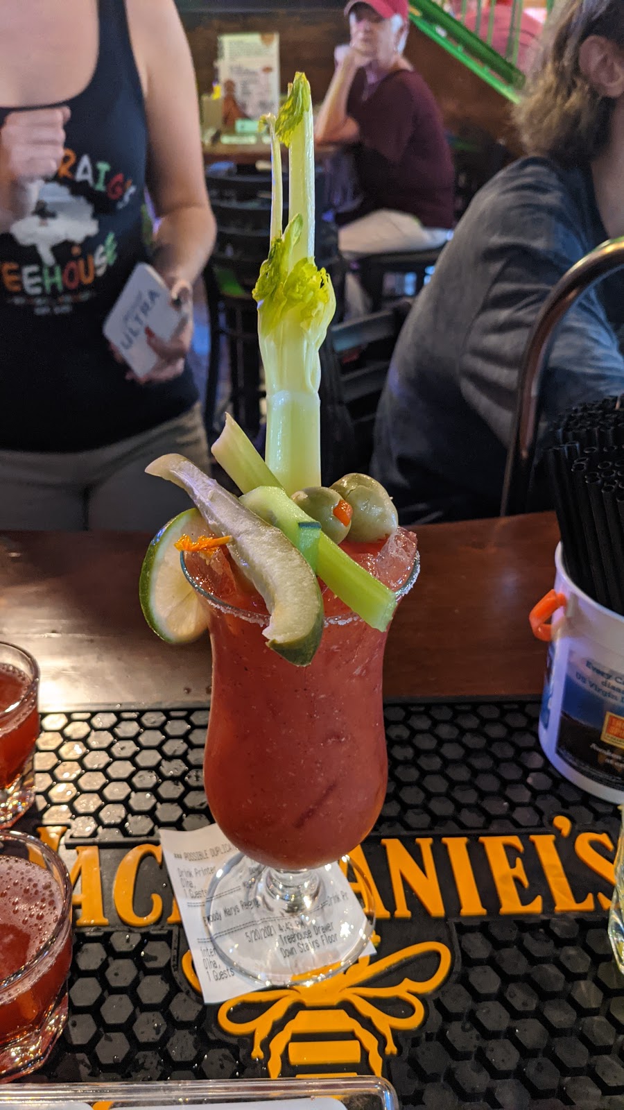 Crazy Craigs Treehouse | restaurant | 1924 76 Country Blvd, Branson, MO 65616, USA | 4173347003 OR +1 417-334-7003