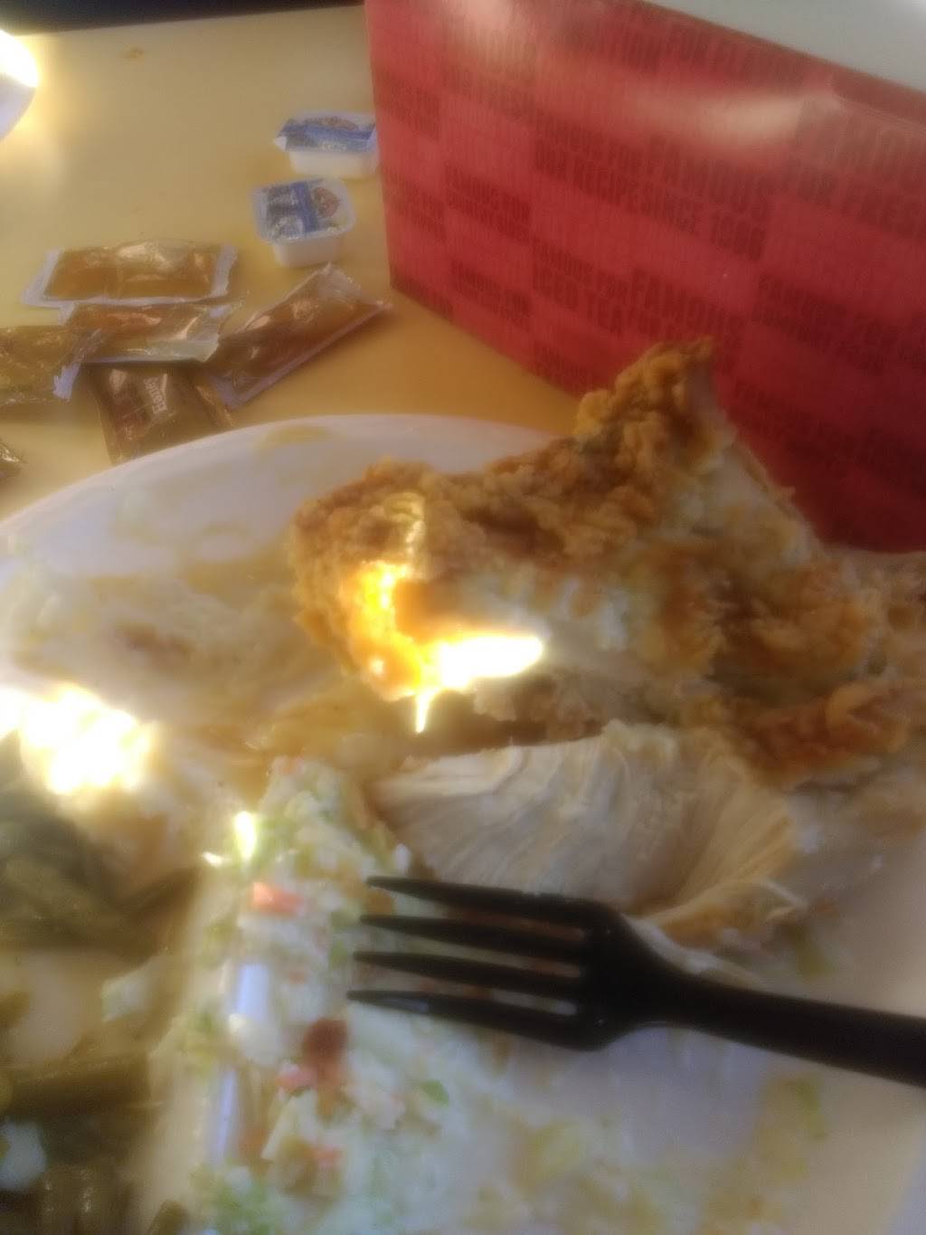 Lees Famous Recipe Chicken | restaurant | 322 E State St, Fremont, OH 43420, USA | 4193349610 OR +1 419-334-9610