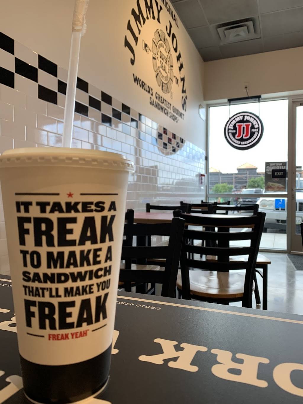 Jimmy Johns | restaurant | 2236 S Central Ave, Compton, CA 90220, USA | 3108846885 OR +1 310-884-6885