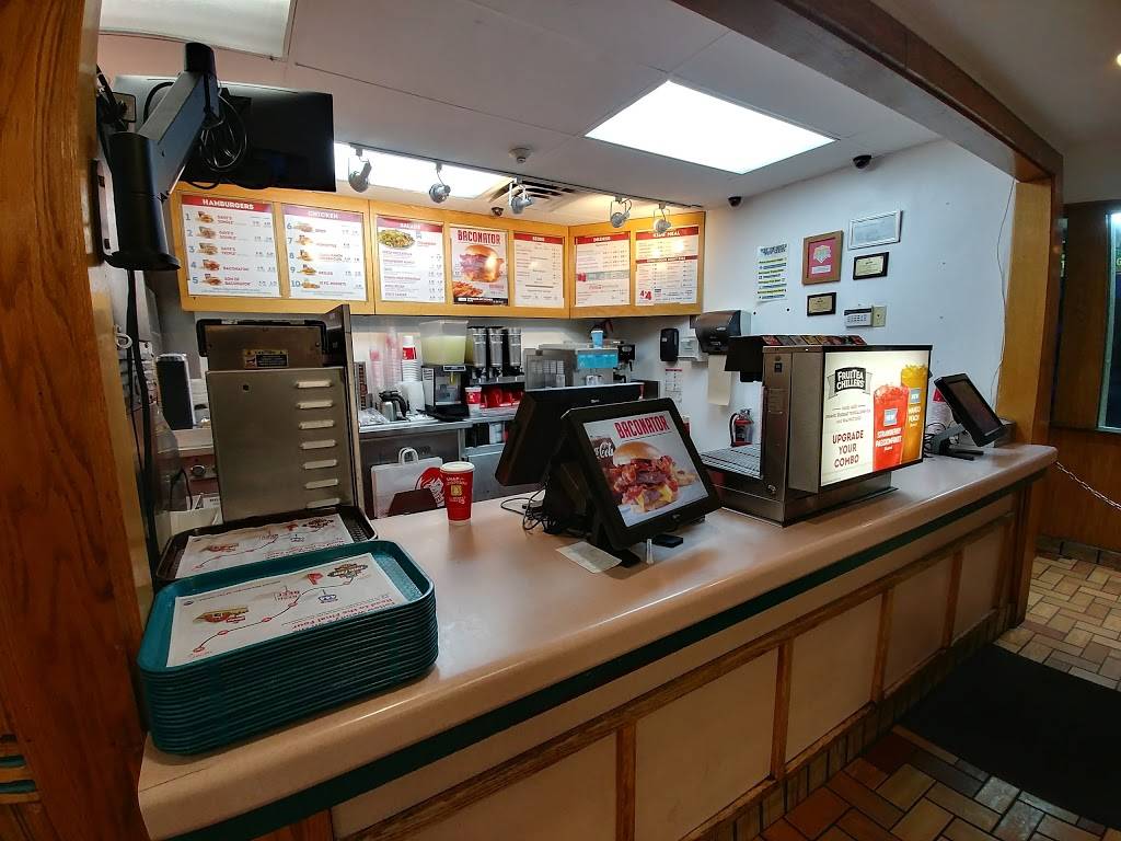 Wendys | restaurant | 14015 Lorain Ave, Cleveland, OH 44111, USA | 2162521990 OR +1 216-252-1990