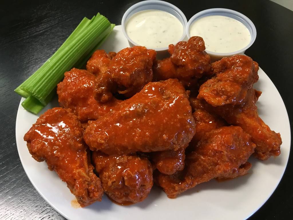 FreshWing of Hudson | restaurant | 246 Main St, Hudson, MA 01749, USA | 9785689464 OR +1 978-568-9464