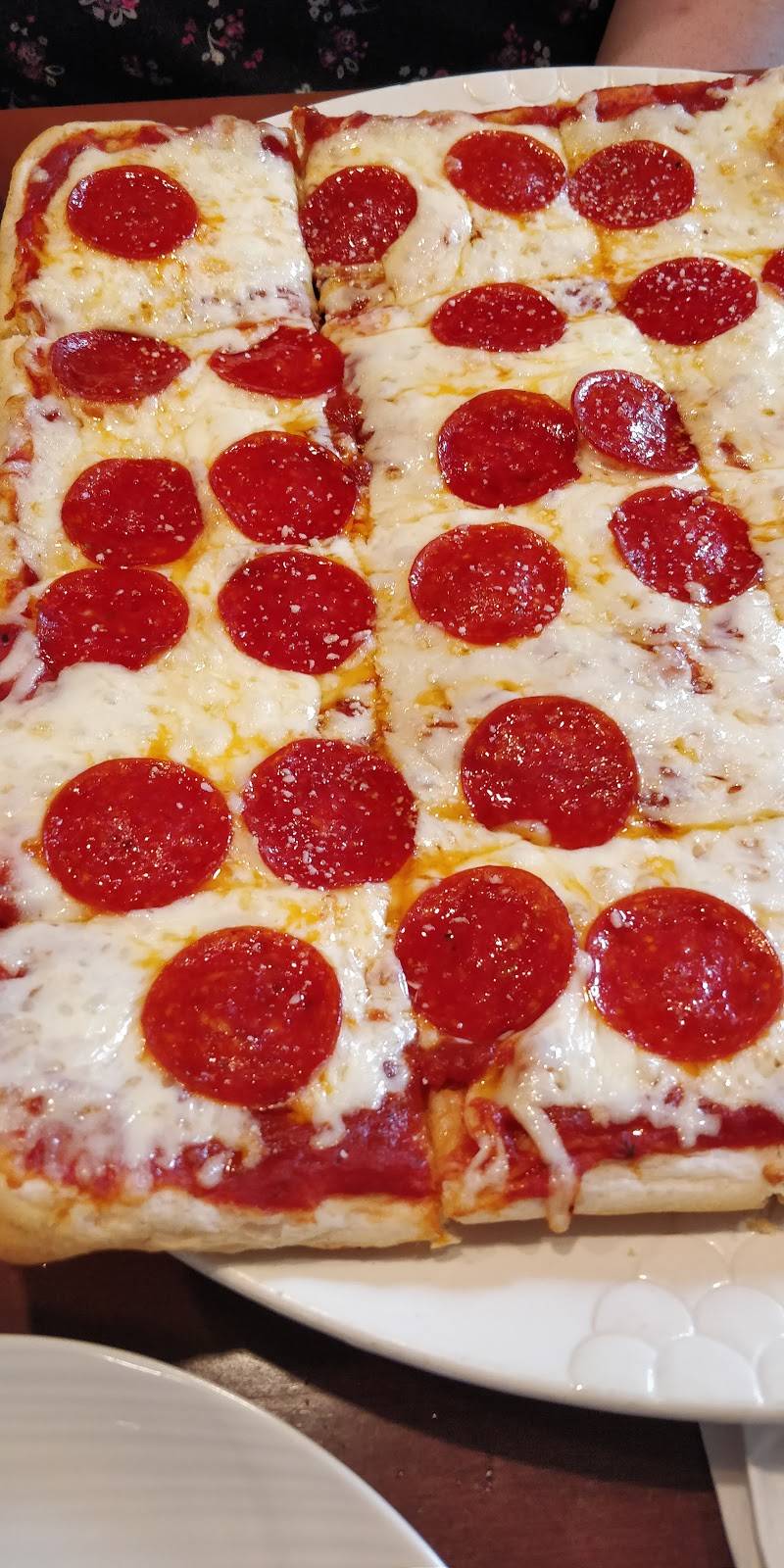 Pasqualinos Italian Restaurant | restaurant | 13032 Frankstown Rd, Penn Hills, PA 15235, USA | 4127939933 OR +1 412-793-9933