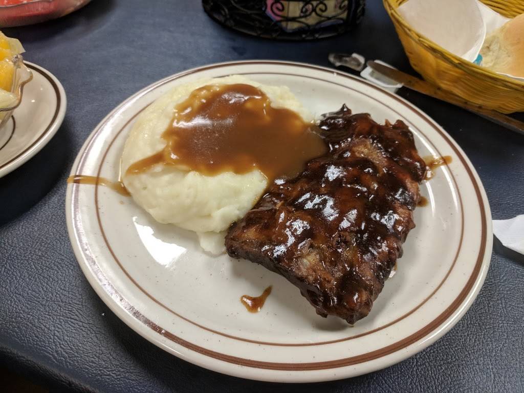 Hometown Kitchen | restaurant | 18 Furnace Rd, Quarryville, PA 17566, USA | 7178065188 OR +1 717-806-5188