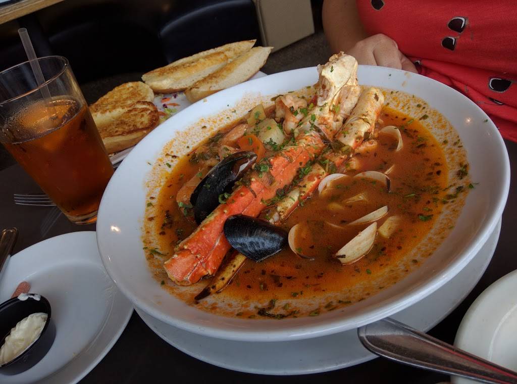 Jolly Roger Restaurant | restaurant | 1900 N Harbor Dr, Oceanside, CA 92054, USA | 7607221831 OR +1 760-722-1831