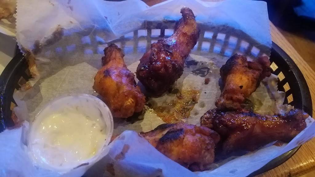 Central Park Grill | restaurant | 2519 Main St, Buffalo, NY 14214, USA | 7168369466 OR +1 716-836-9466