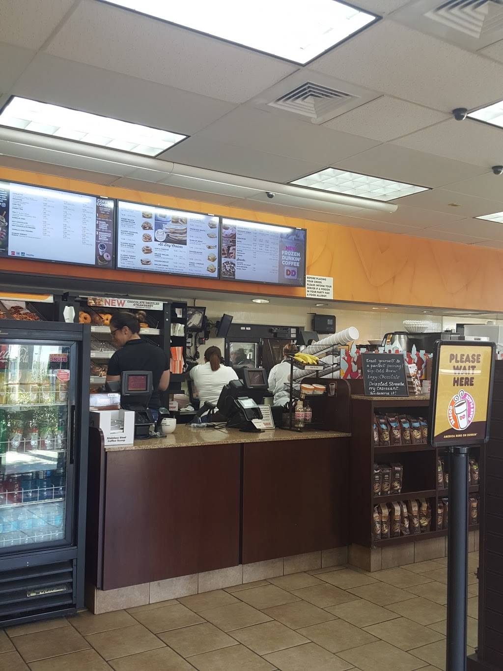 Dunkin | bakery | 3301 N Federal Hwy, Pompano Beach, FL 33064, USA | 9547816760 OR +1 954-781-6760