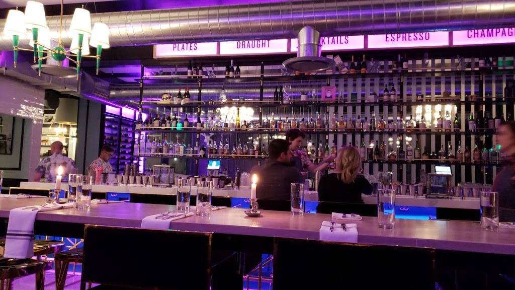 Roam | restaurant | 210 E River Dr, Davenport, IA 52801, USA | 5632009877 OR +1 563-200-9877