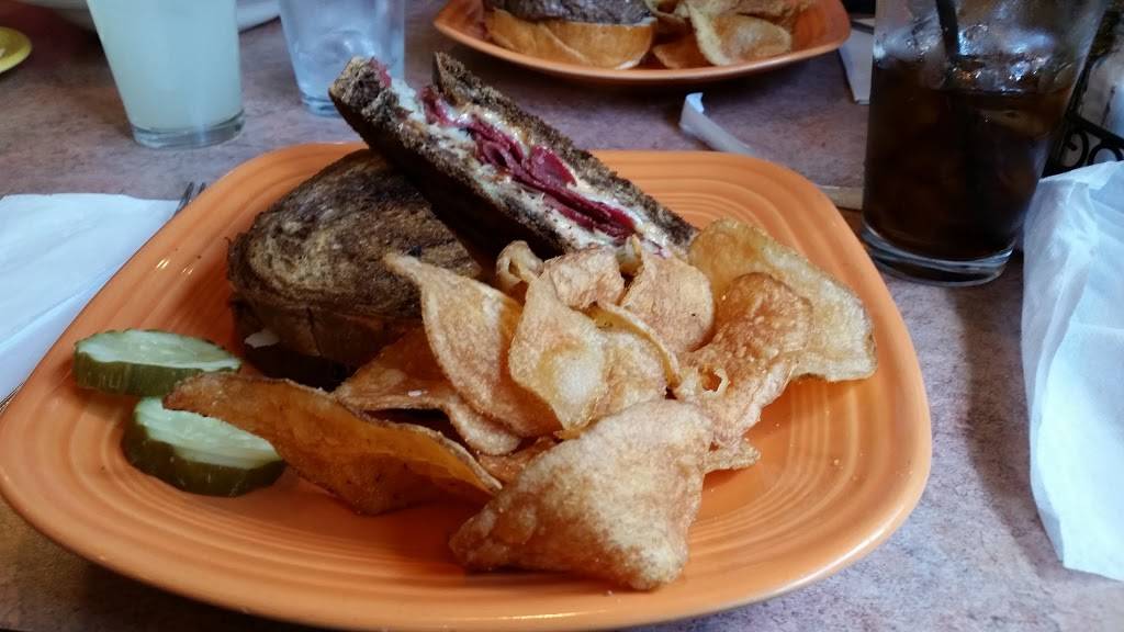 Momma Spriggs Eatery | restaurant | 160 York Rd, Carlisle, PA 17013, USA | 7177018645 OR +1 717-701-8645