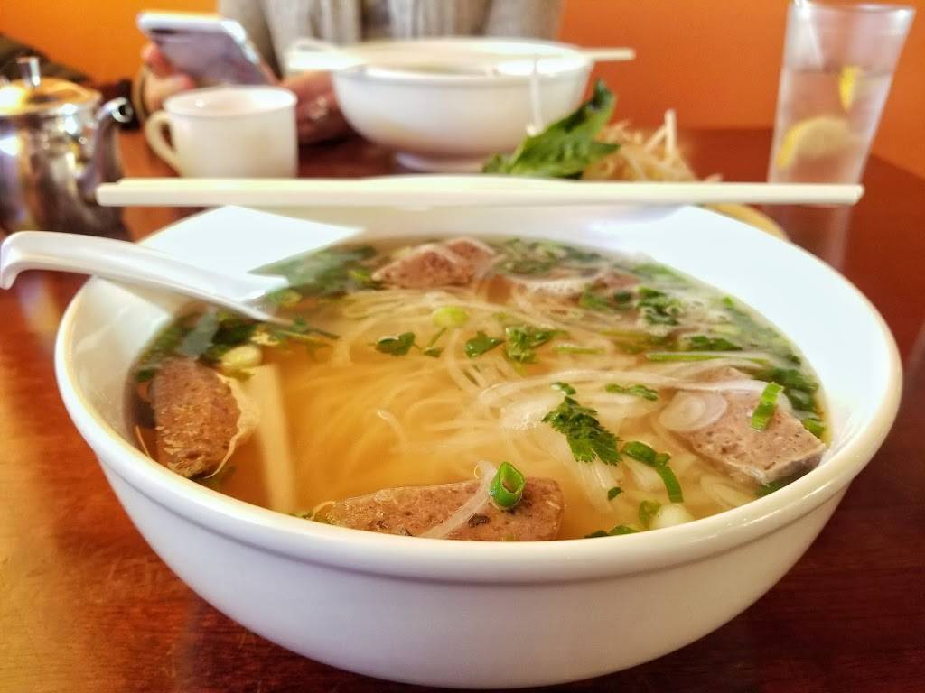 PHO HUNG VIETNAMESE CUISINE | restaurant | 20 Commerce Dr, Westover, WV 26501, USA | 3042925622 OR +1 304-292-5622