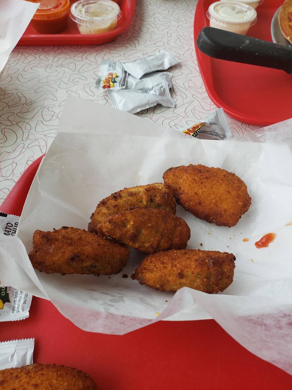 NYPD | restaurant | 231 E North Ave, Milwaukee, WI 53212, USA | 4145624444 OR +1 414-562-4444