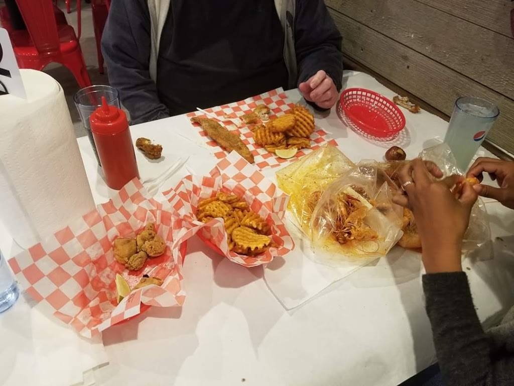 La Crawfish | restaurant | 2895 Thousand Oaks Dr, San Antonio, TX 78232, USA | 2103967617 OR +1 210-396-7617