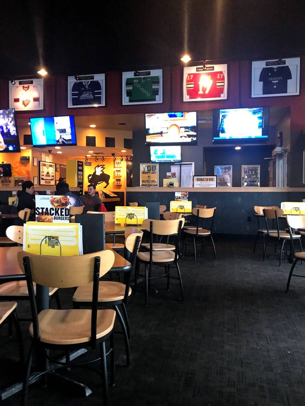Buffalo Wild Wings | meal takeaway | 3580 Major MacKenzie Dr W, Vaughan, ON L6A 1S1, Canada | 9055537177 OR +1 905-553-7177