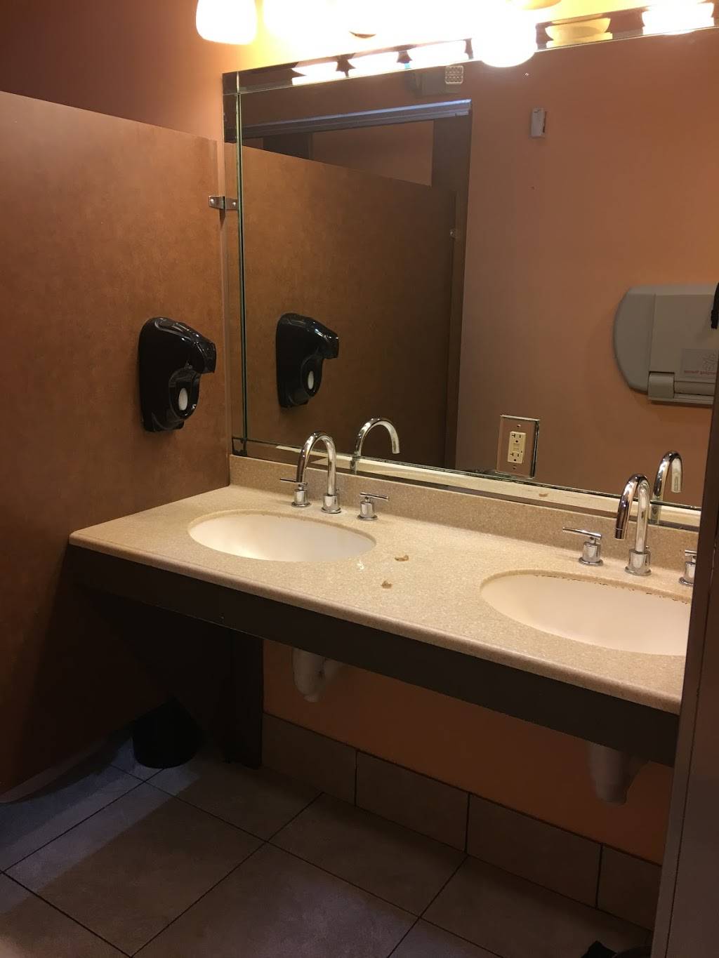 La Nopalera Mexican Restaurant | restaurant | 11 Sams Point Rd, Beaufort, SC 29907, USA | 8435250609 OR +1 843-525-0609