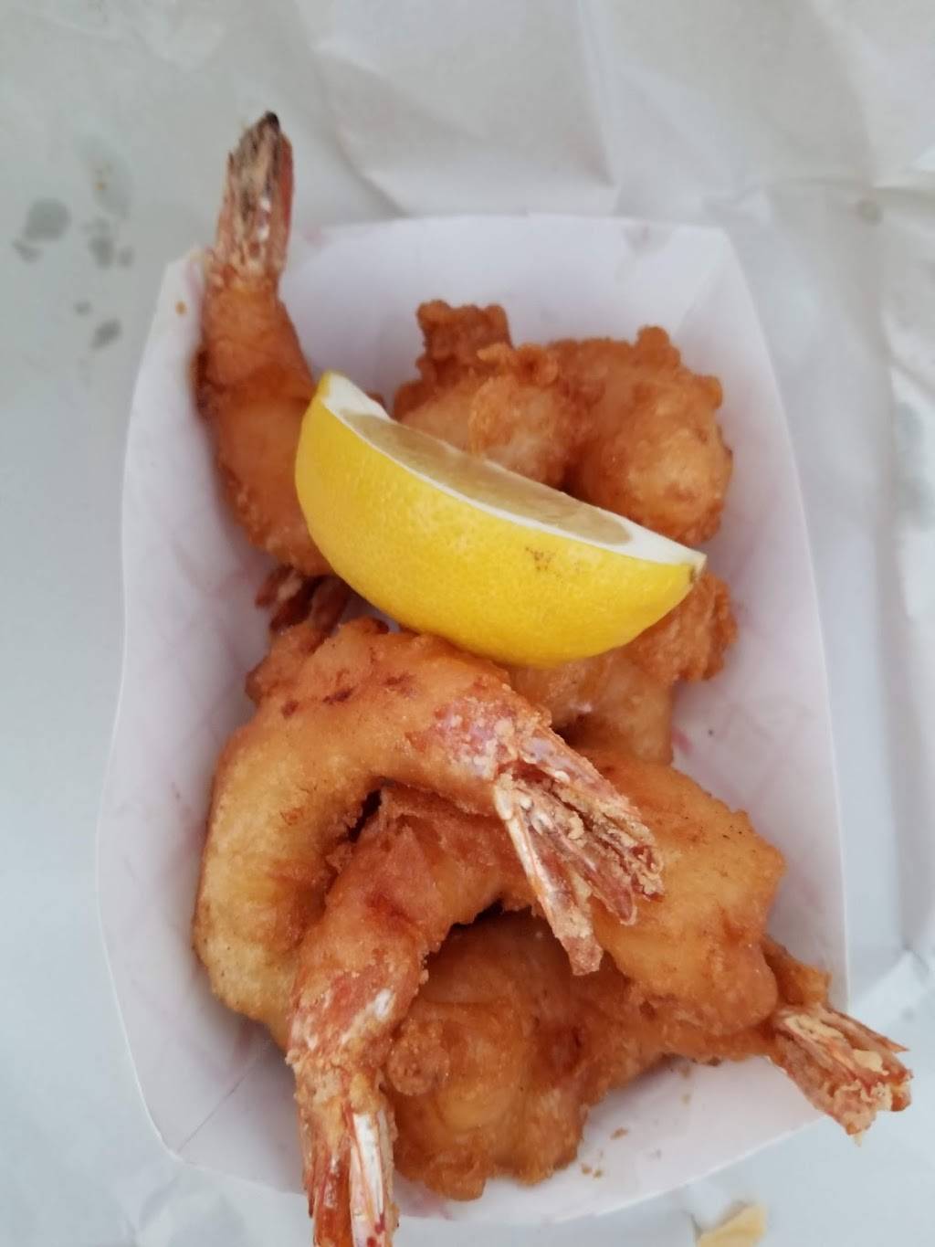 Ubertis Fish Market | restaurant | 88 Ferry Blvd, Stratford, CT 06615, USA | 2033771429 OR +1 203-377-1429