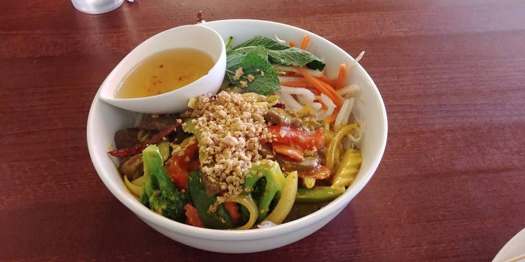 New Saigon Restaurant | restaurant | 985 Bennington St, Boston, MA 02128, USA | 6175616500 OR +1 617-561-6500