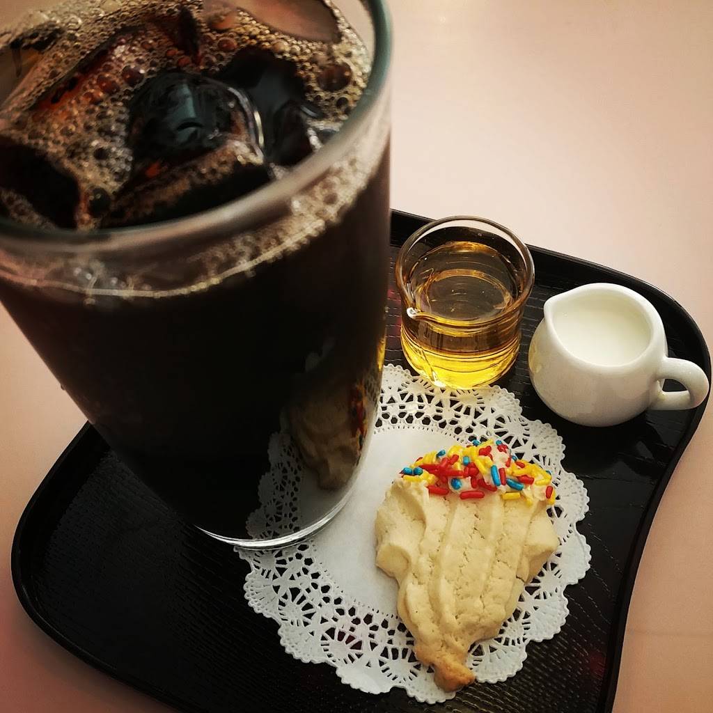 Rays Cafe & Tea House | cafe | 141 N 9th St, Philadelphia, PA 19107, USA | 2159225122 OR +1 215-922-5122