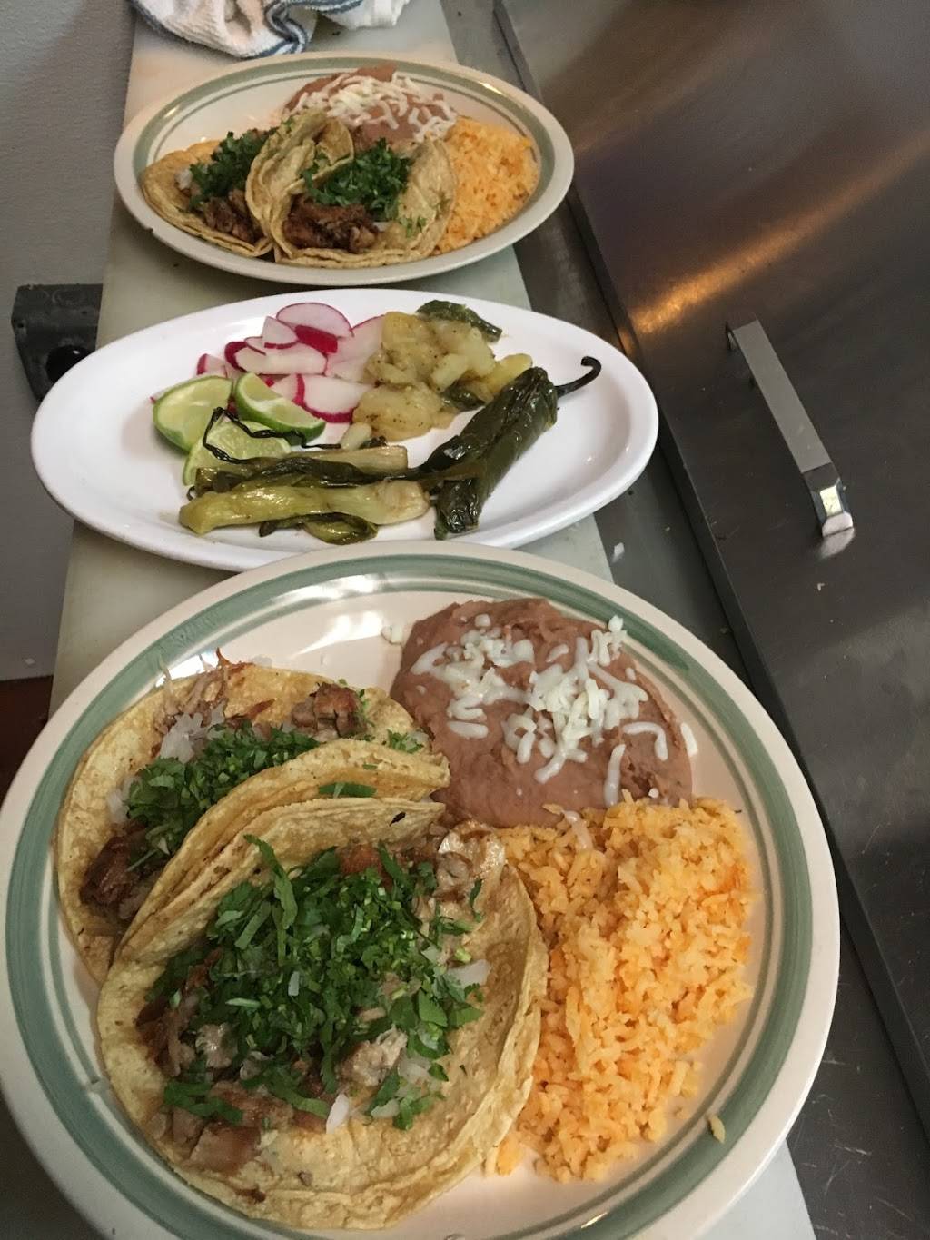 Taqueria Maravatio | restaurant | 1100 Chicago Dr SW, Wyoming, MI 49509, USA | 6164759088 OR +1 616-475-9088