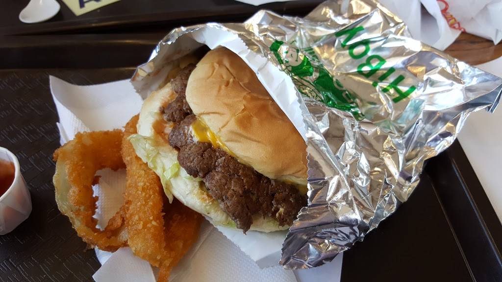 HiBoy Drive-In | restaurant | 924 W US Hwy 24, Independence, MO 64050, USA | 8162524050 OR +1 816-252-4050