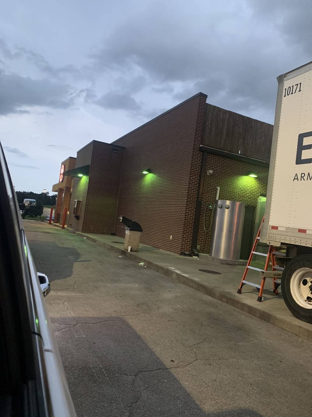 Popeyes Chicken | restaurant | 266 Constitution Ave, Fort Leonard Wood, MO 65473, USA | 5733296051 OR +1 573-329-6051